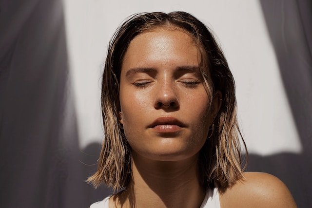 Skin Care in Hindi WellHealthOrganic 2 Shielding Skin from the Sun
